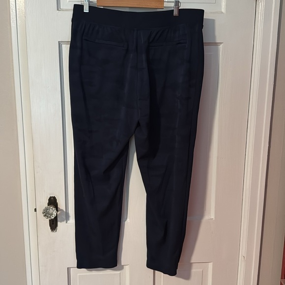 Athleta Women's Navy Blue Brooklyn Ankle Camo Pant Size 14 - Picture 7 of 13